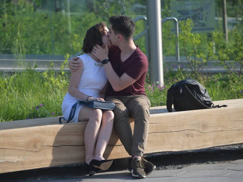 Социологи рассказали о пристрастии россиян к поцелуям
