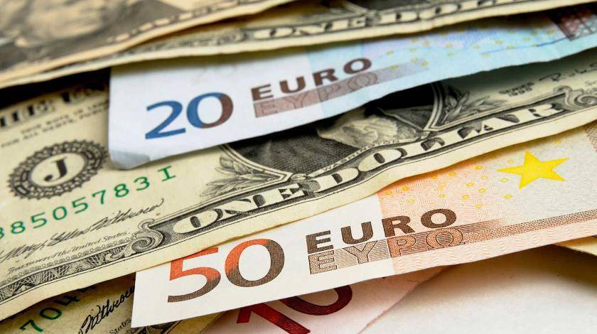 Доллар и евро задавили рубль