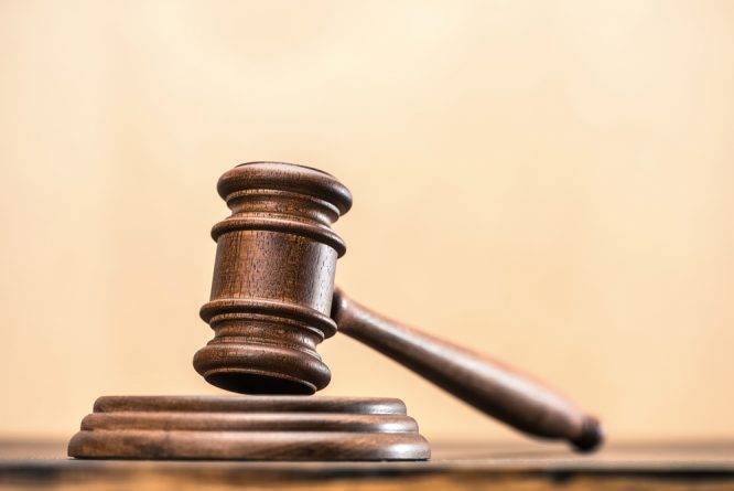 Судья из Нью-Джерси пощадил подростка, подозреваемого в изнасиловании, потому что он из «хорошей семьи»