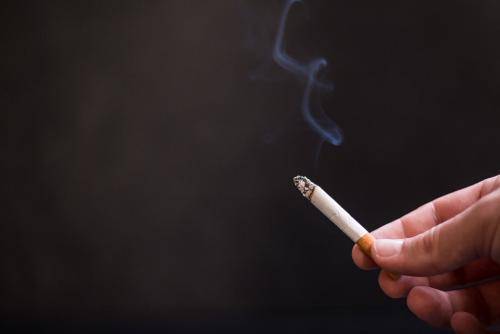 Курильщики могут спать спокойно: медики нашли безопасный аналог сигаретам