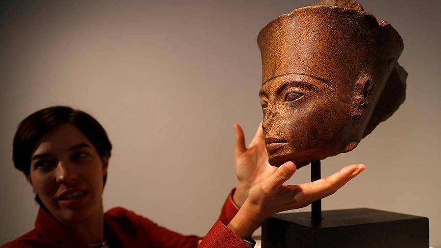 Бюст Тутанхамона продали почти за $6 млн на аукционе в Лондоне