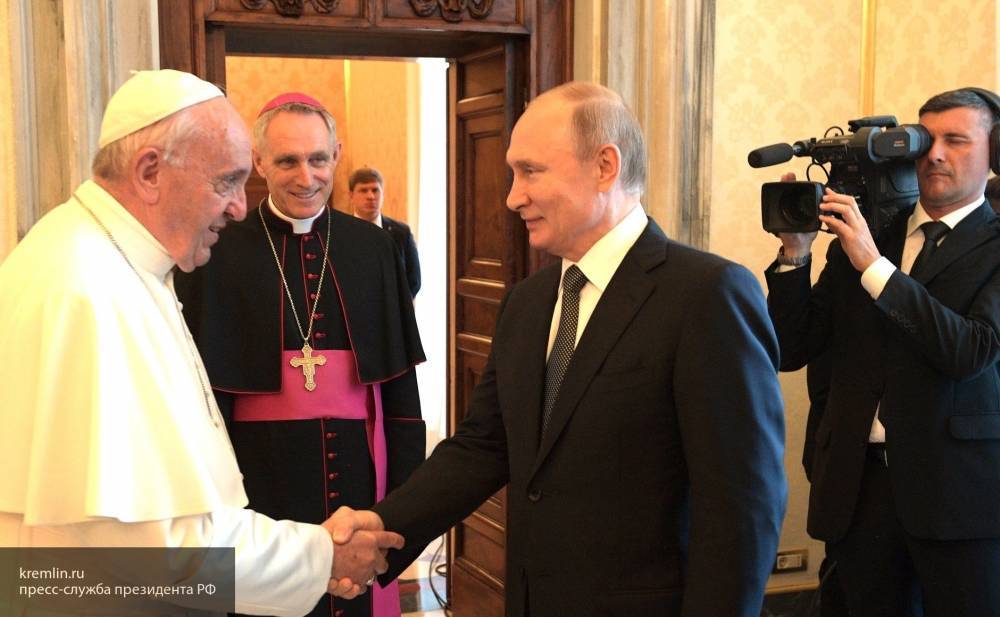 Путин провел «очень добрую» встречу с папой Римским