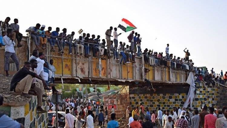 Армия Судана и оппозиция договорились о разрешении правительственного кризиса