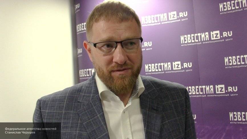 Член Общественной палаты Малькевич призвал реагировать на факты оскорбления госсимволов