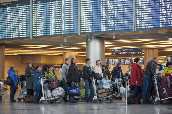 Около 30 рейсов задержано и отменено в аэропортах Москвы