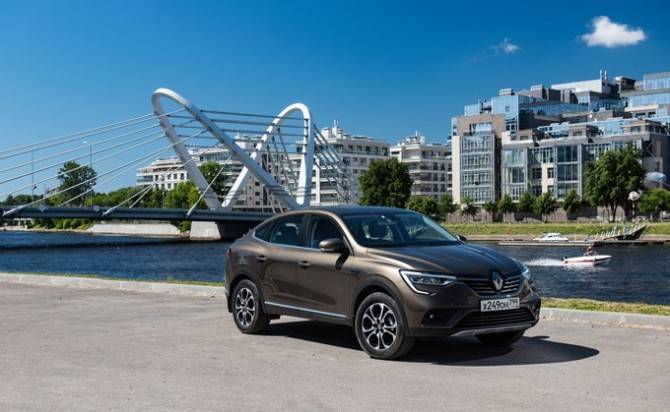 В России стартуют продажи купе-кроссовера Renault Arkana