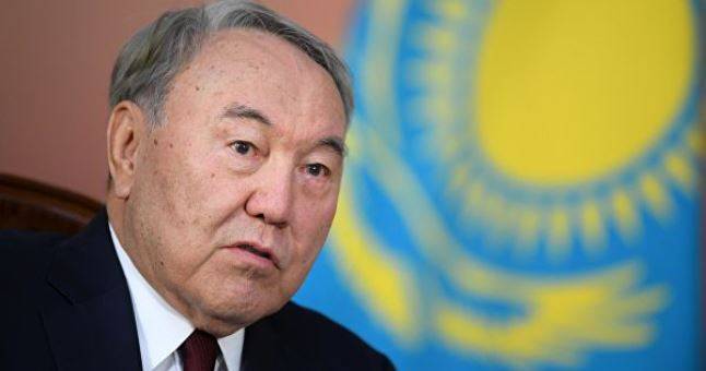Назарбаева – сенаторам: Просто будьте людьми, а не функционерами