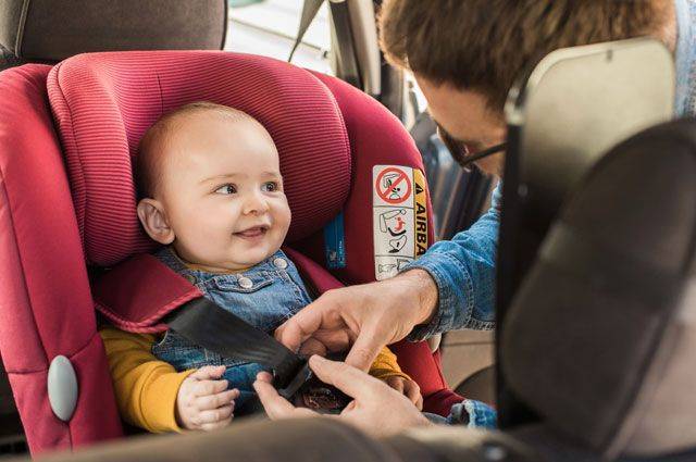 Роскачество рассказало о правилах перевозки детей в авто