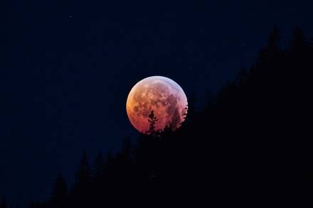 Нижегородцы смогут наблюдать частное лунное затмение