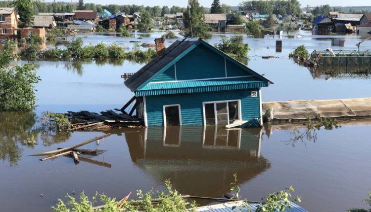 Наводнение в Иркутской области: уровень рек продолжает падать