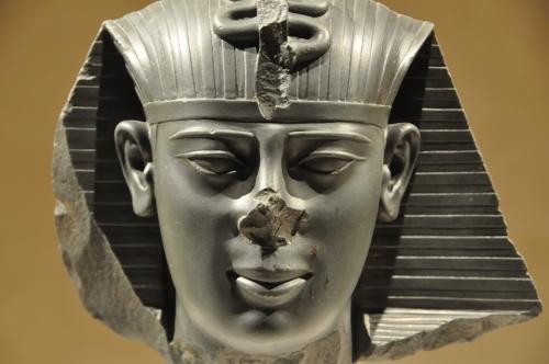 МИД Египта в ярости: на аукционе продан бесценный бюст Тутанхамона
