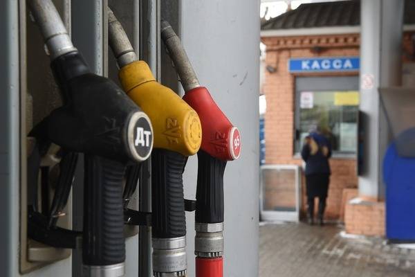 Росстат зафиксировал рост цен на бензин за неделю в 48 регионах