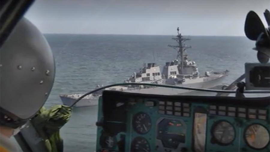 Российские военные засняли эсминец Carney ВМС США в Черном море