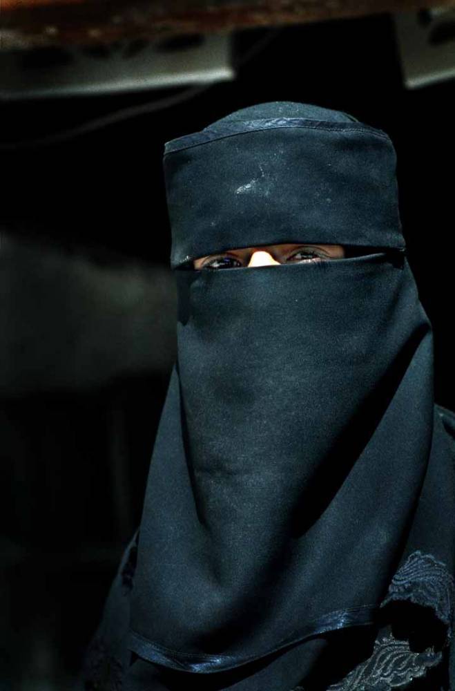 В Тунисе запретили ношение никаба в госучреждениях