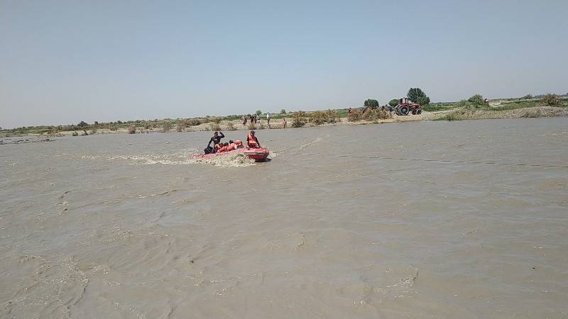 24 дехкан эвакуировали с реки Зарафшан | Вести.UZ