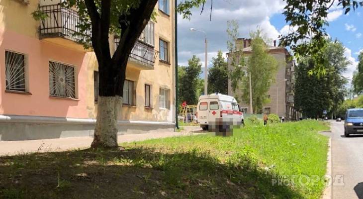 В Новочебоксарске у жилого дома нашли тело мужчины