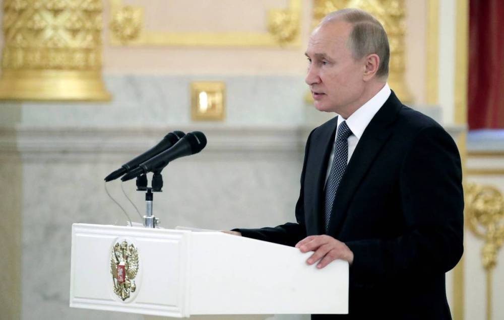 Путин подписал указ о награждении подводников, погибших в Баренцевом море