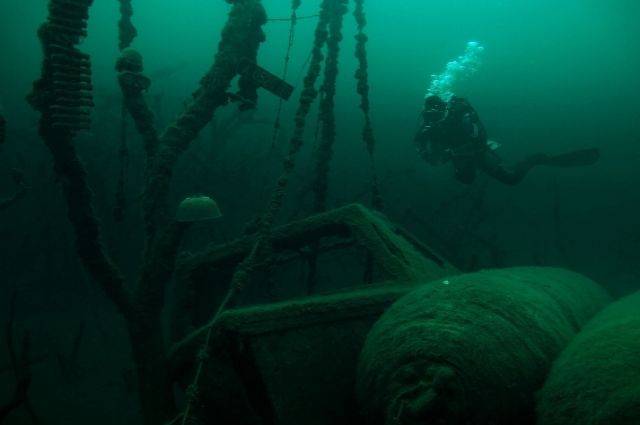Калининградские дайверы нашли затонувшую в первой половине 20 века баржу
