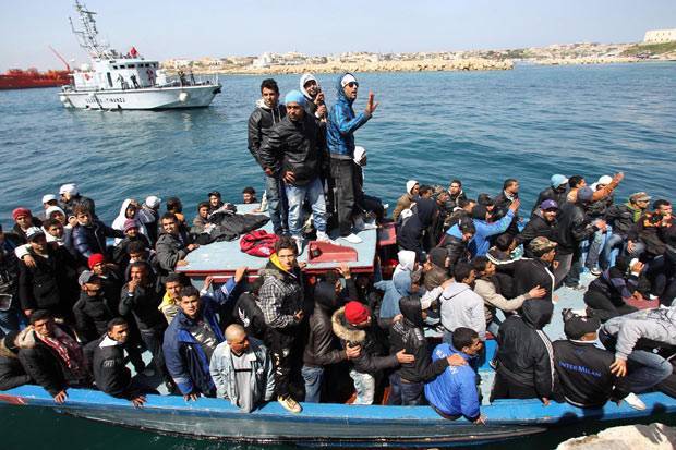 В Тунисе затонула лодка с мигрантами: десятки человек пропали без вести