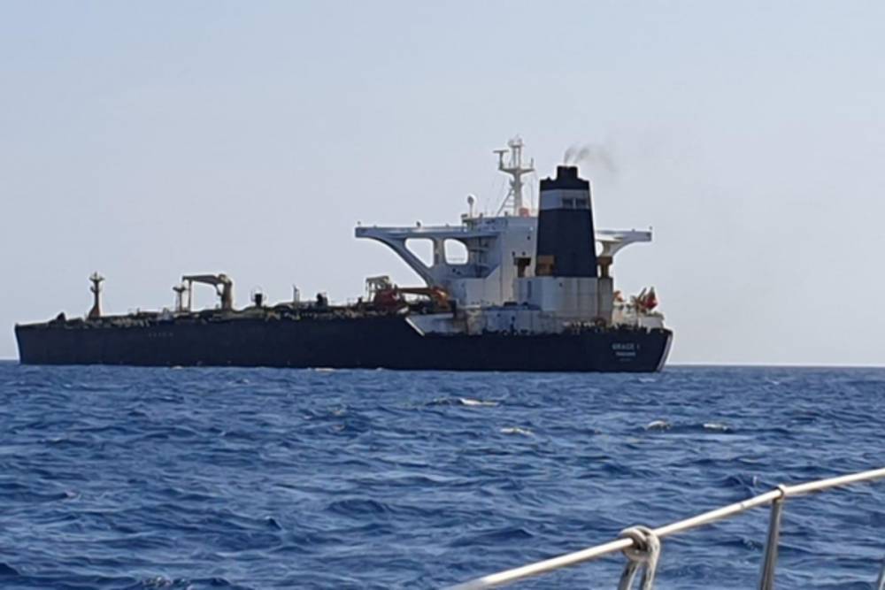 Пиратство в угоду США: Иран требует от Великобритании освободить захваченный танкер