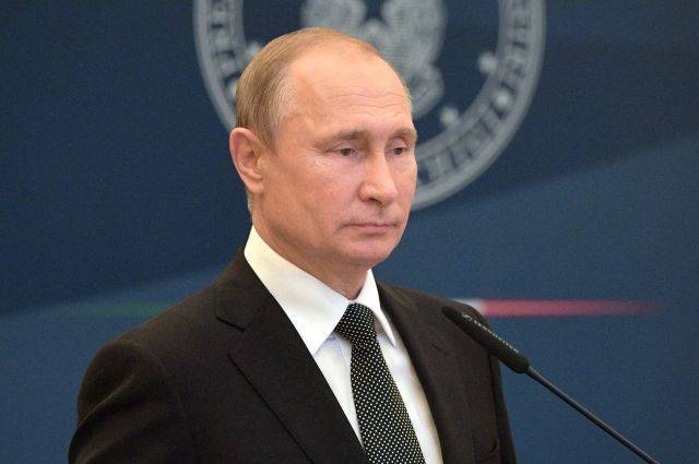 Путин посмертно наградил погибших в Баренцевом море подводников