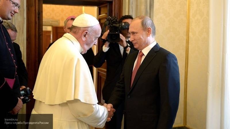 Видео встречи Папы Римского с Путиным в Ватикане появилось в Сети