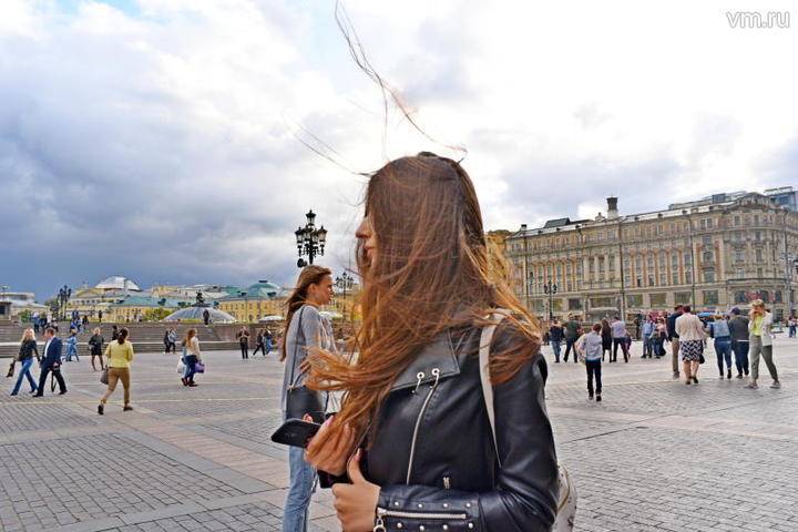 МЧС предупредило москвичей о сильном ветре 4 июля