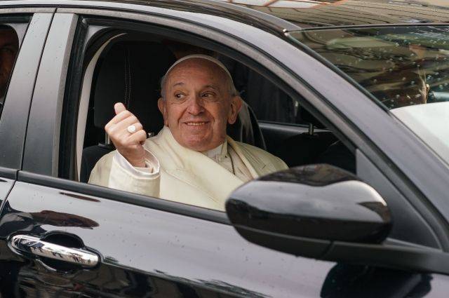 Папа Римский назвал конфликт на Украине «гибридным»