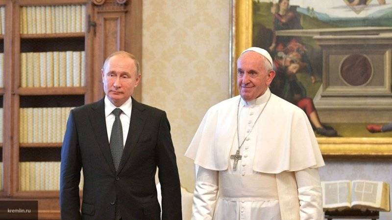 Папа Римский попросил Путина молиться за него