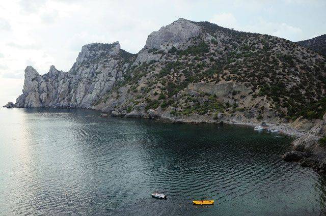 Два человека погибли в результате ЧП с прогулочным катером в Черном море