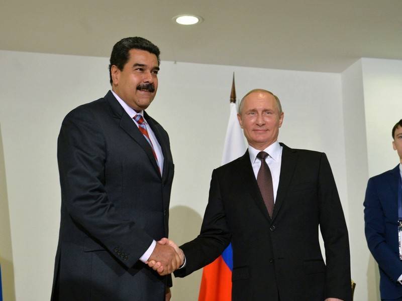 Путин поздравил Мадуро с Днём независимости Венесуэлы