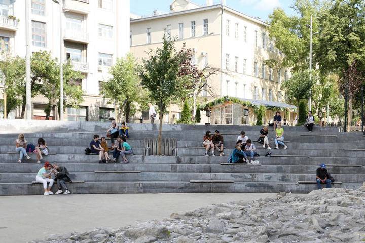 Общественное пространство на Хохловской площади открыли после ремонта