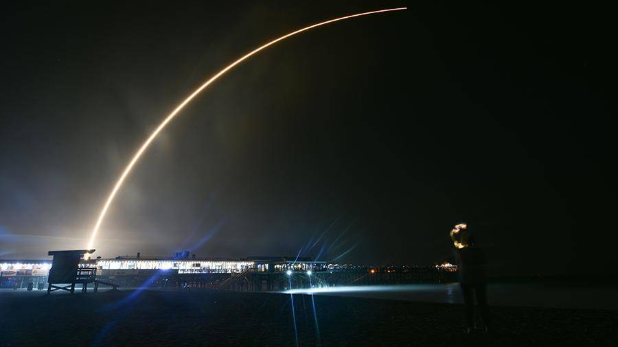 SpaceX потеряла еще три спутника в космосе
