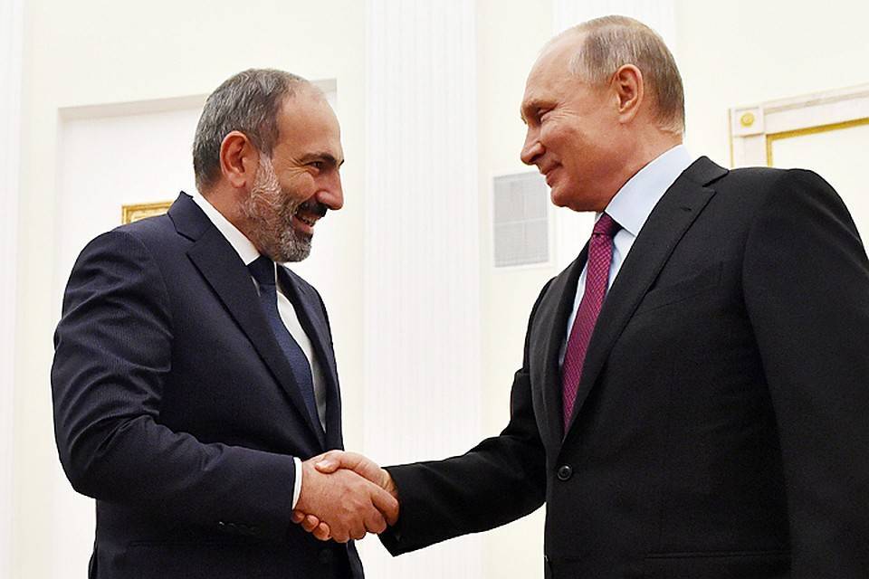 Путин обсудил с премьером Армении предстоящее заседание Высшего Евразийского экономического совета