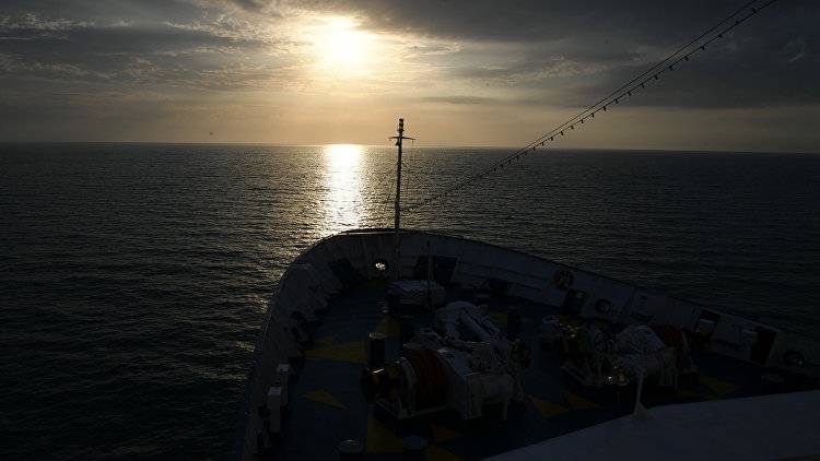 В Черном море перевернулся прогулочный катер: два человека погибли