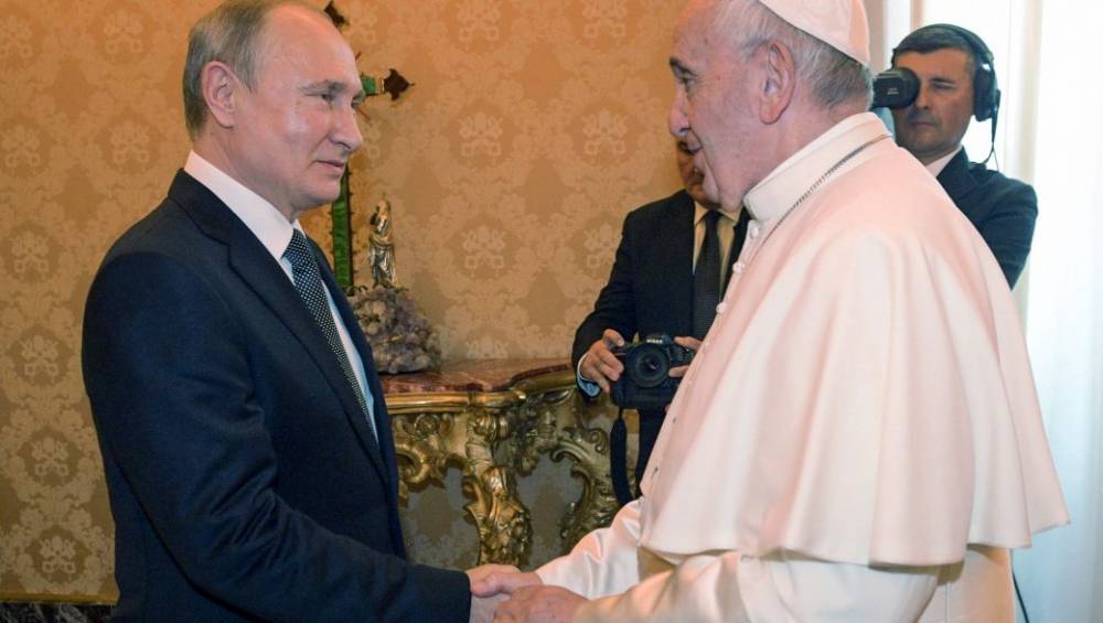 Кадыров рассказал о несуществующей медали, которую Папа вручил Путину