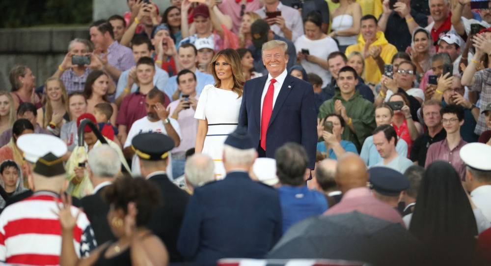 Выступление Трампа на 4 июля пошло не по плану: «неисправный телесуфлер» испортил речь президента США
