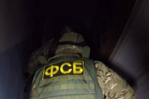 СМИ: задержанные сотрудники ФСБ прятали ворованные деньги в бронежилеты
