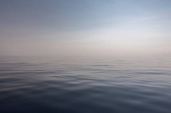 На затонувшем в Чёрном море прогулочном катере находилось 55 человек