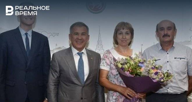 Минниханов поздравил выпускника Рамиля Багавиева, который набрал 399 баллов на ЕГЭ