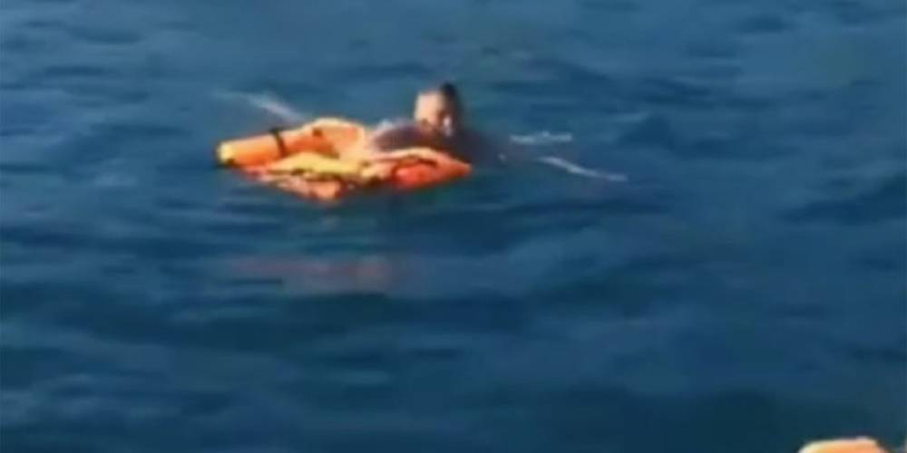 Спасение пассажиров затонувшего в Черном море катера сняли на видео