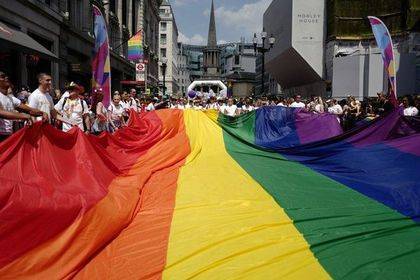 Корреспондент Первого канала возмутился вульгарностью гей-парада