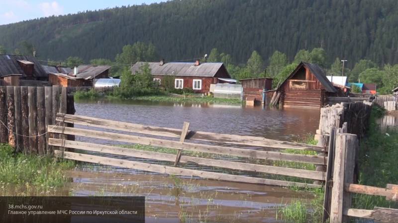 Потери от паводка компенсируют пострадавшим из бюджета Иркутской области