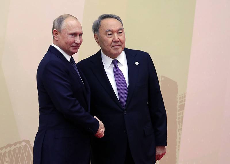 Путин поздравил Назарбаева с днём рождения
