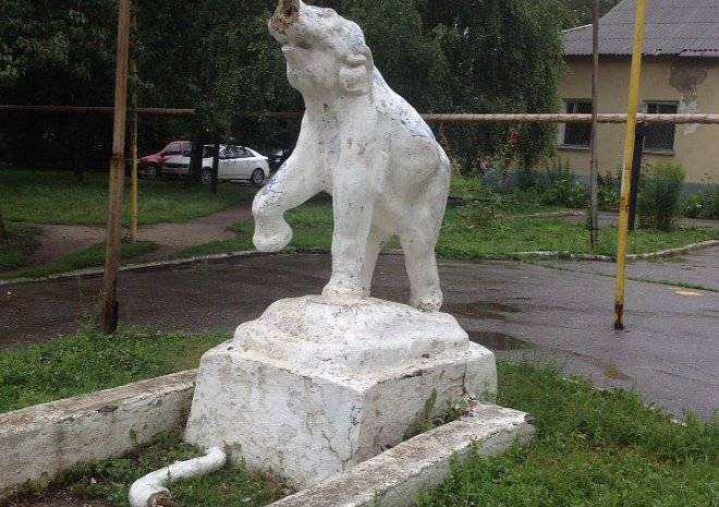 В Рязани вандалы сломали одну из самых известных городских скульптур