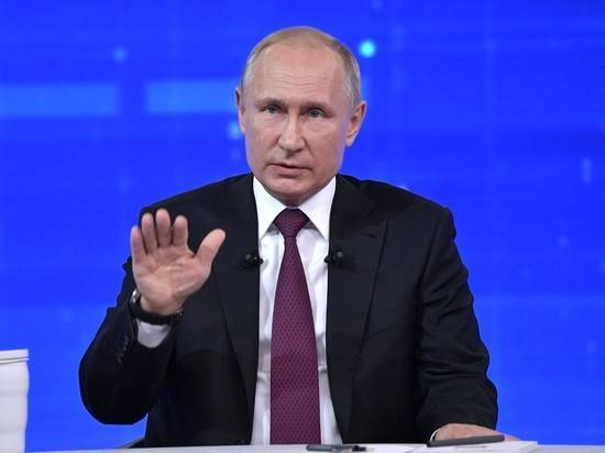 Более двух третей россиян довольны Путиным