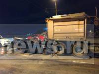 Смертельная авария в Твери: легковушка влетела в дорожных рабочих - ТИА