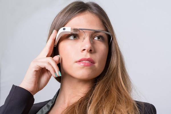 В Google продемонстрировали новые очки, наделенные "разумом"