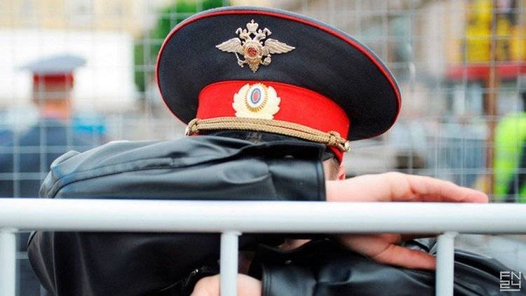 За два удара полицейскому саратовец выплатит 50 тысяч рублей