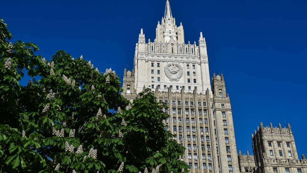 МИД указал дипломатам США, что им сделать с их "менторскими поучениями" в адрес России